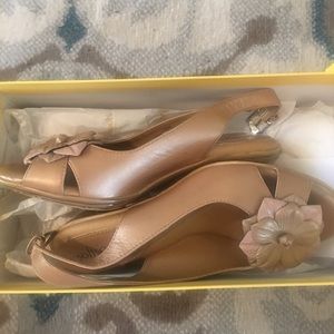 Nude Sling-back  by Soft Spots 👠